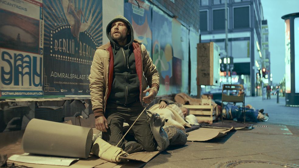 Max Riemelt als Mike Atlas in „Schlafende Hunde“. In der Krimiserie verschwimmt die Grenze zwischen Recht und Unrecht. Foto: Netflix