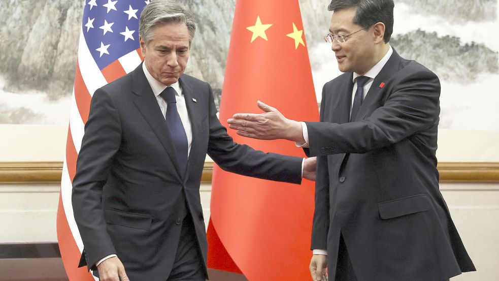 US-Außenminister Antony Blinken (links) trifft sich mit dem chinesischen Außenminister Qin Gang. Foto: dpa/Reuters Pool via AP