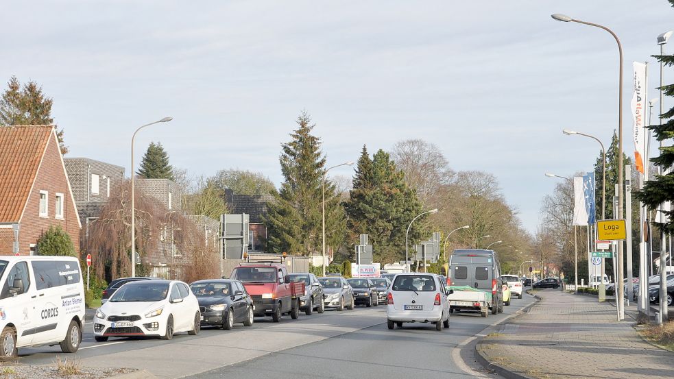 Ab der Spierkreuzung soll die Hauptstraße in Loga vollständig saniert werden. Foto: Wolters