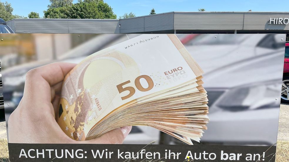 Hiro Automarkt wirbt ganz offensiv mit dem Angebot, Autos gegen Bargeld aufzukaufen. Foto: Hiro Automarkt