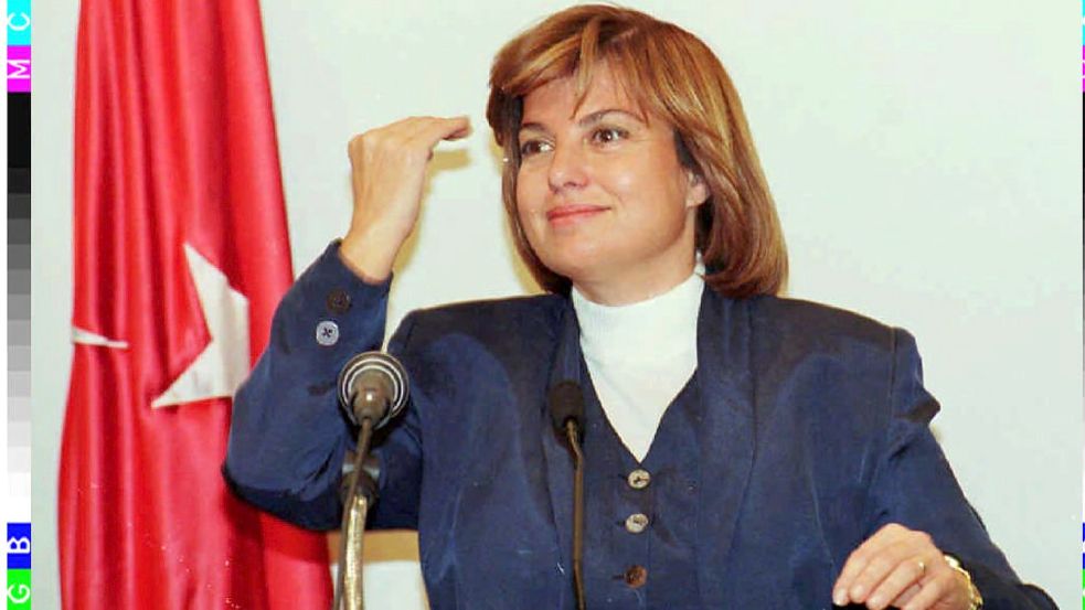 Nach der Niederlage ihrer konservativen Partei des richtigen Weges (DYP) bei den türkischen Parlamentswahlen 1995 trat die Ministerpräsidentin Tansu Ciller zurück. Foto: dpa