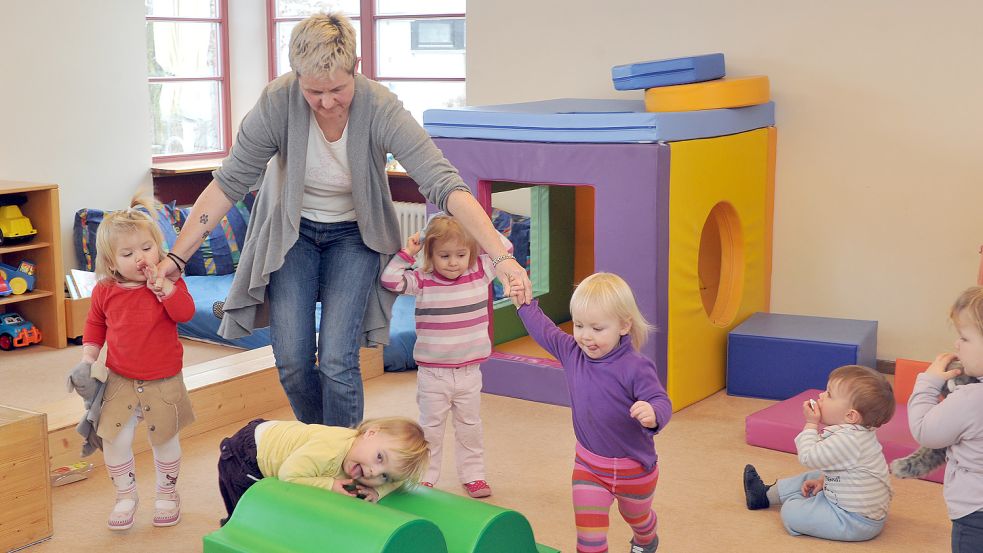 Für Kleinkinder in Leer soll es in Zukunft mehr Plätze in Großtagespflegen geben. Foto: Puchner/dpa