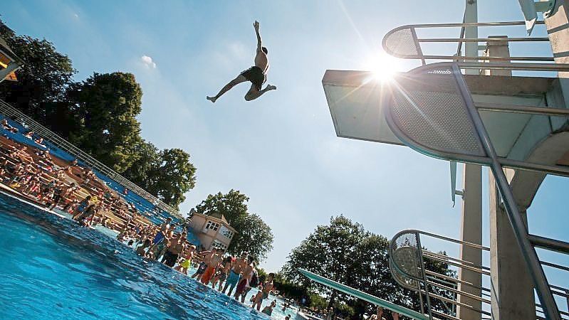 Stress statt Abkühlung: In einigen Freibädern eskalierten zuletzt Streitereien. Foto: Michael Gründel