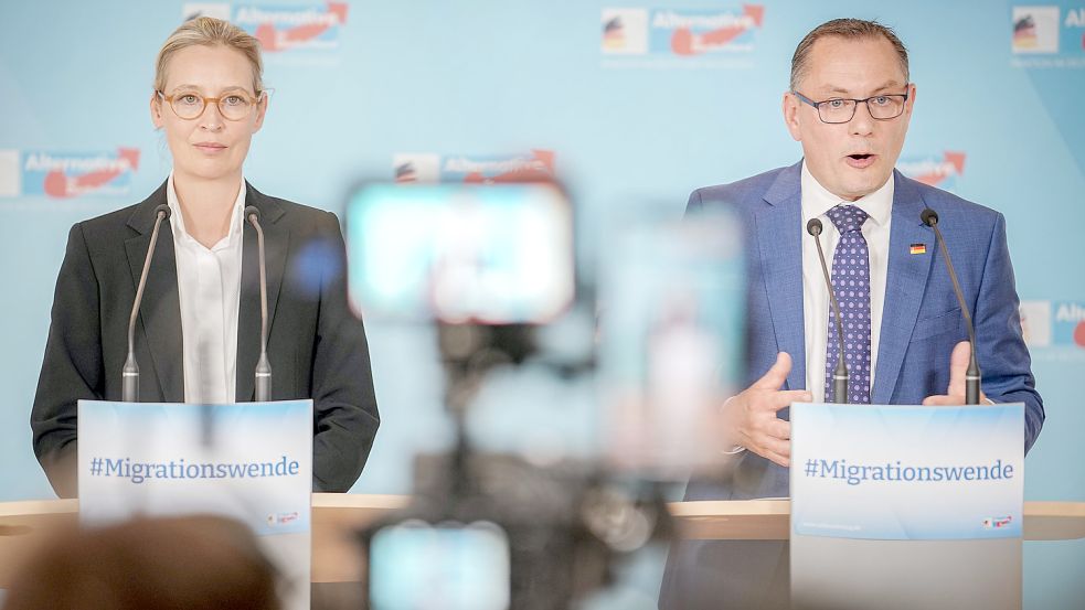 „Regierungsverantwortung anzustreben ist unser strategisches Ziel und Anspruch“, sagte AfD-Sprecherin Alice Weidel (links, mit Co-Sprecher Tino Chrupalla. Dies sei „auch durchaus realistisch“. Foto: Kay Nietfeld
