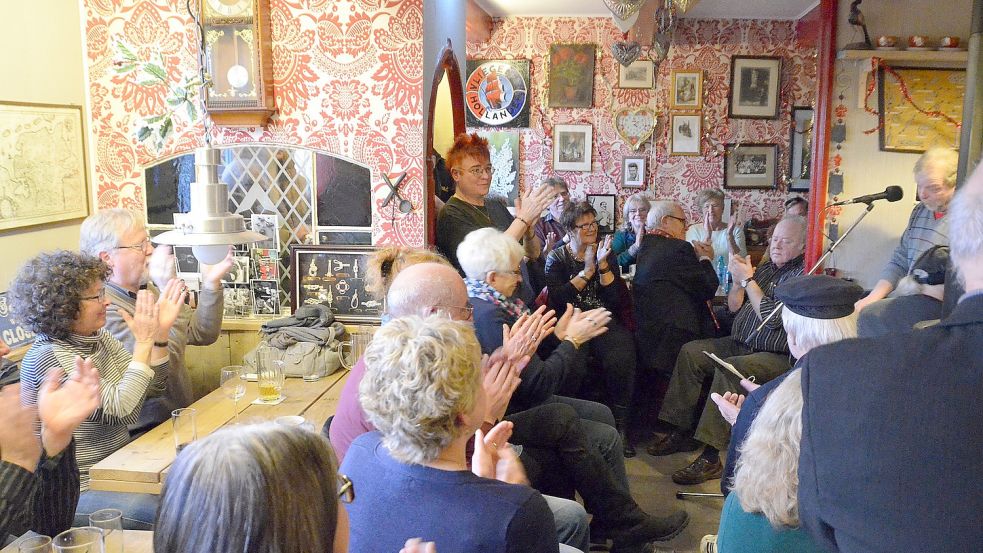 Live-Musik in Wohnzimmeratmosphäre – das schätzten die Gäste besonders am Fliegenden Holländer. Darauf können sie sich jetzt freuen. Die Kultkneipe öffnet im Juli wieder. Archivfoto: Frank Ammermann