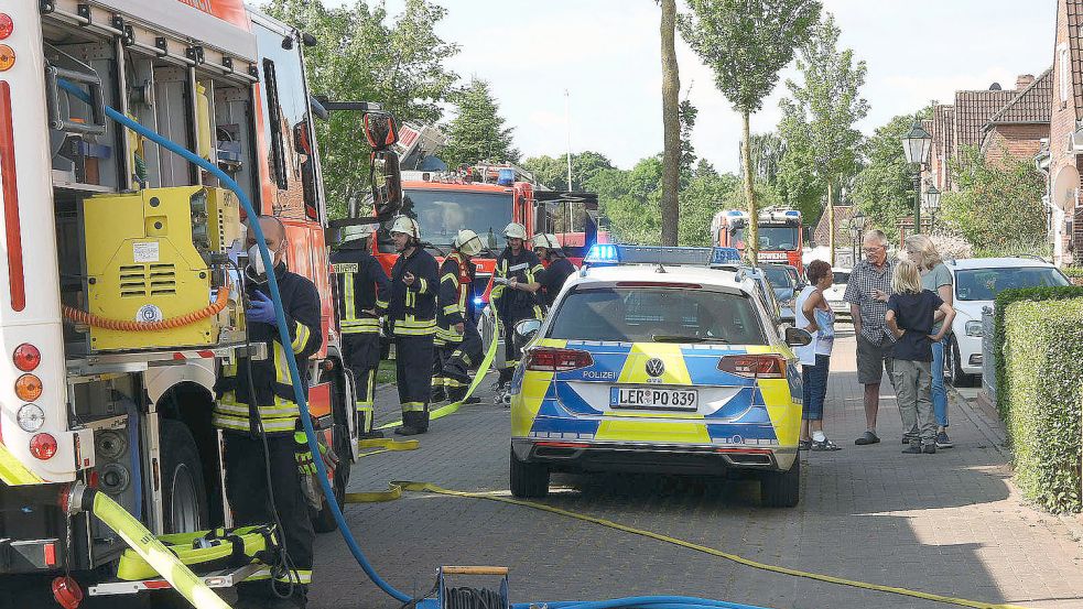 Die Emder Feuerwehr ist ausgerückt. Foto: F. Doden