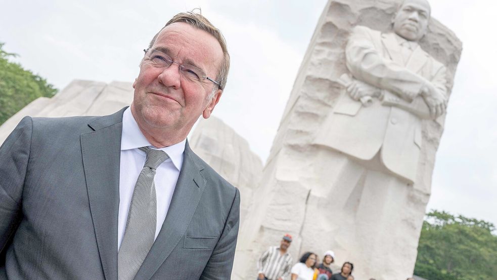 Verteidigungsminister Boris Pistorius ist derzeit in den USA. Dort besuchte er auch das Martin Luther King Jr. Memorial. Foto: Jim Watson/AFP