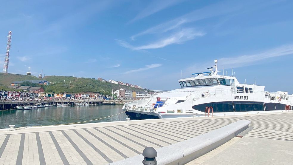 Auch in diesem Jahr bieten die Kooperationspartner Inseltouristik und Adler Schiffe wieder Tagesfahrten nach Helgoland mit dem Katamaran Adler Jet an. Foto: Reederei Norden-Frisia