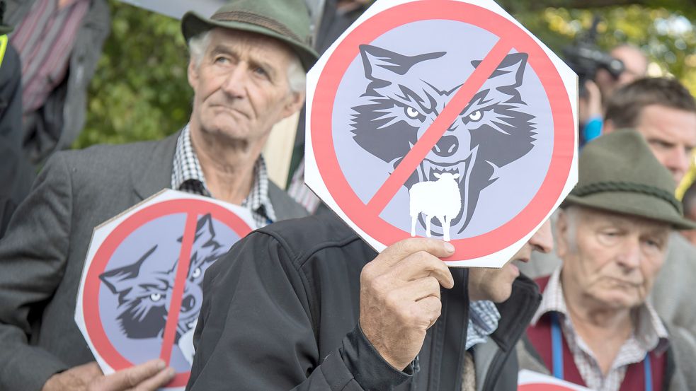 „Weidetiere statt Wolfsreviere“: Seit Jahren kommt es immer wieder zu Protesten. Foto: Kneffel/picture alliance/DPA