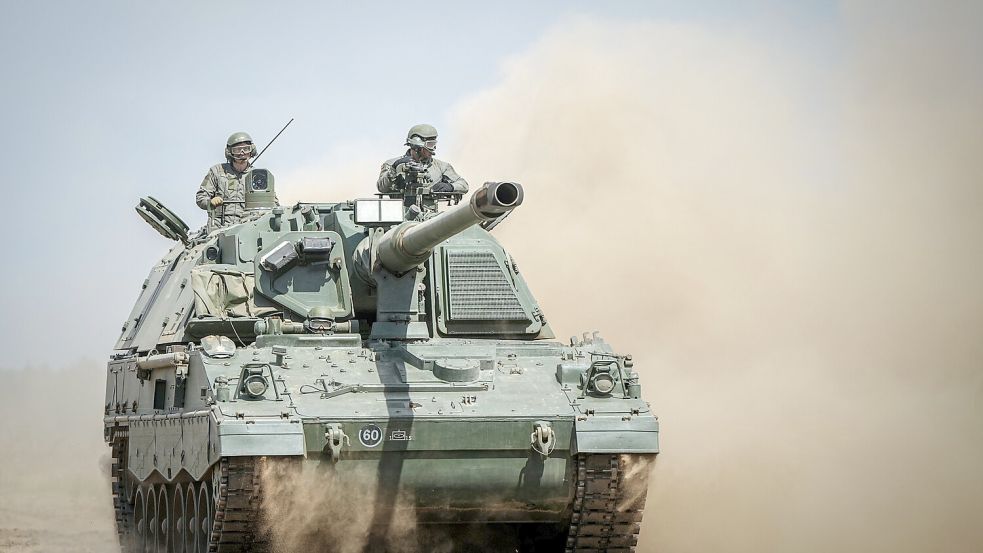 Es mangelt an Munition für Geschütze wie diese Panzerhaubitze 2000. Foto: dpa/Kay Nietfeld