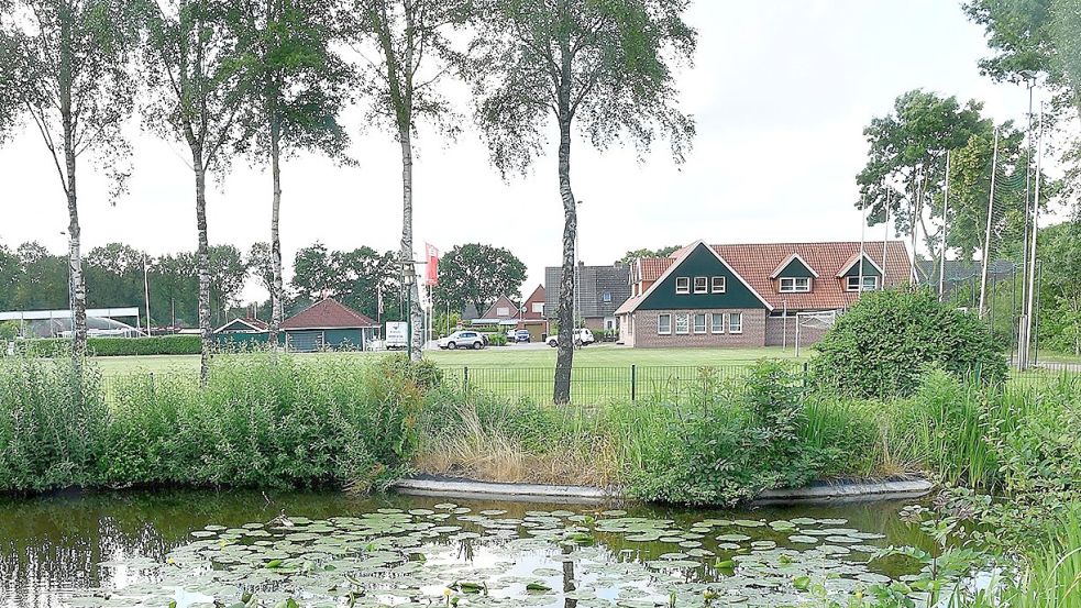 Das Sportheim des Vereins Grün-Weiß Firrel soll neue Fenster bekommen. Dafür wurde ein Zuschuss beantragt. Foto: Stromann