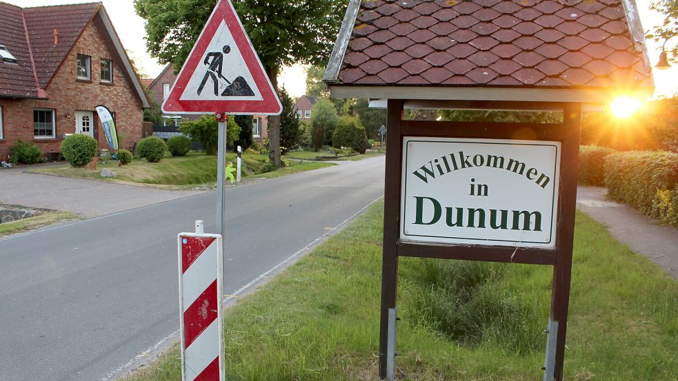 In Dunum wird schon am neuen Abwassersystem gebaut. Foto: Oltmanns