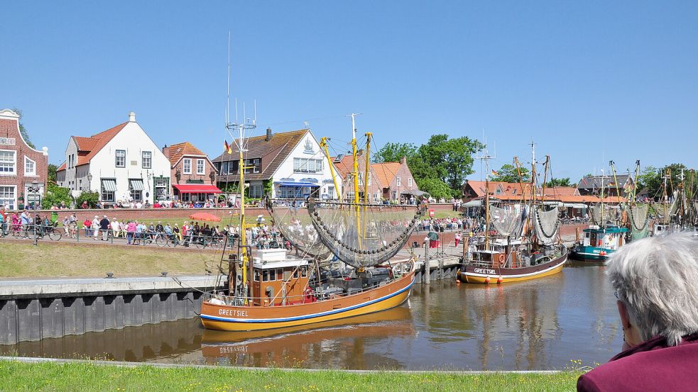 Am Hafen von Greetsiel dürften die beiden sich wie zuhause fühlen. Foto: Wagenaar