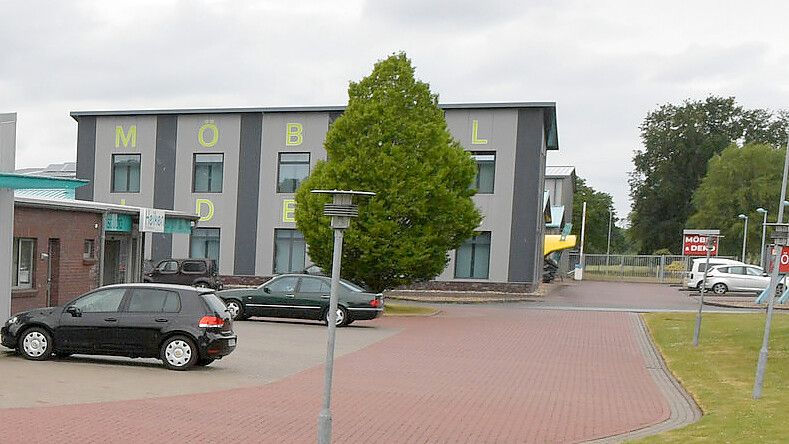 Die Firma Möbel Ideal im Middelser Gewerbegebiet schließt in den nächsten Wochen für immer. Foto: Ortgies