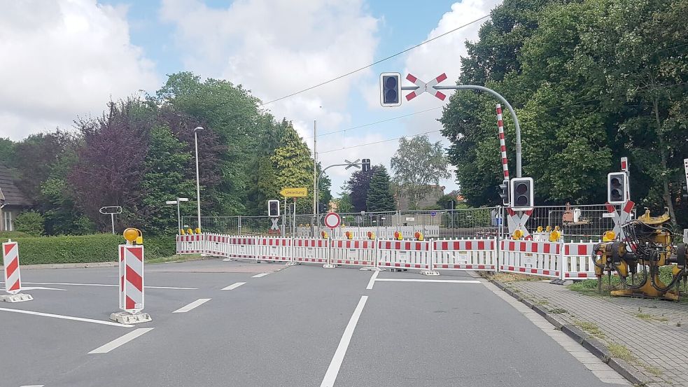 Die Stadt Norden sperrt in dieser Woche zwei Bahnübergänge in der Stadt. Foto: Rebecca Kresse