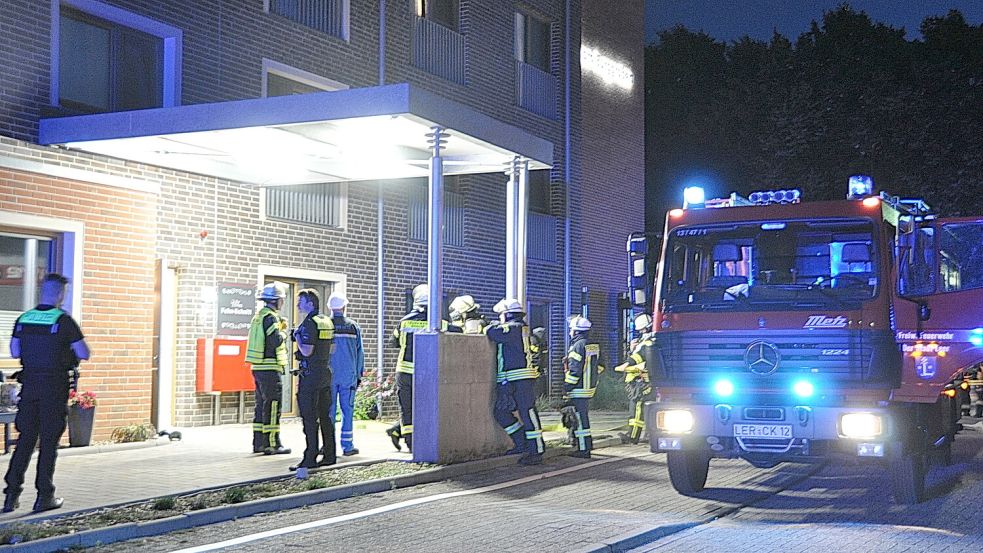 Die Einsatzkräfte wurden zu einem Seniorenheim an der Straße „Am Burggraben“ gerufen. Foto: Wolters