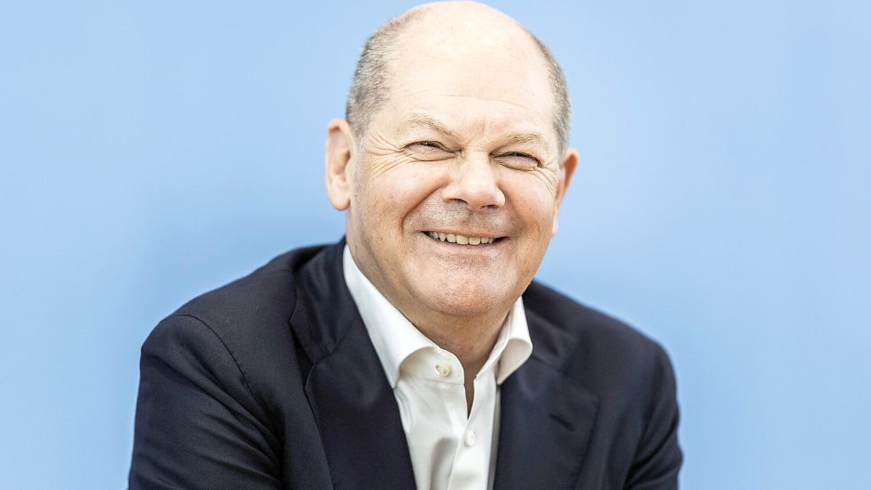 „Schönen Urlaub“ sagt Bundeskanzler Olaf Scholz zum Abschluss der Sommerpressekonferenz am Freitag in Berlin. Foto: Imago Images