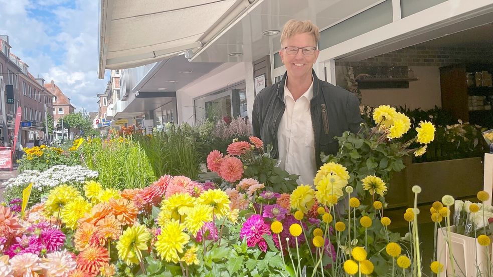 Gerardus Braas ist der Inhaber von „Blume Ideal“. Seinen Kundinnen und Kunden muss man etwas bieten, sagt er. Foto: Weiden