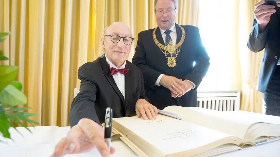 Seit 2018 ist Otto Waalkes Ehrenbürger von Emden. Foto: J. Doden/Archiv