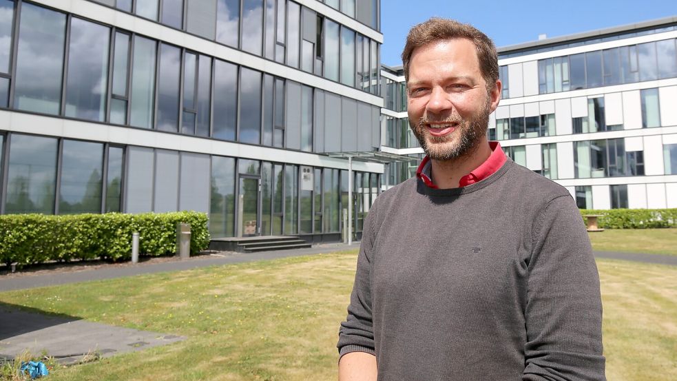 Dr. Henry Knobbe-Eschen studierte in Braunschweig Luft- und Raumfahrttechnik und promovierte beim Deutschen Zentrum für Luft- und Raumfahrt in Köln. Jetzt ist er Vorsitzender des Enercon-Konzernbetriebsrates. Foto: Böning