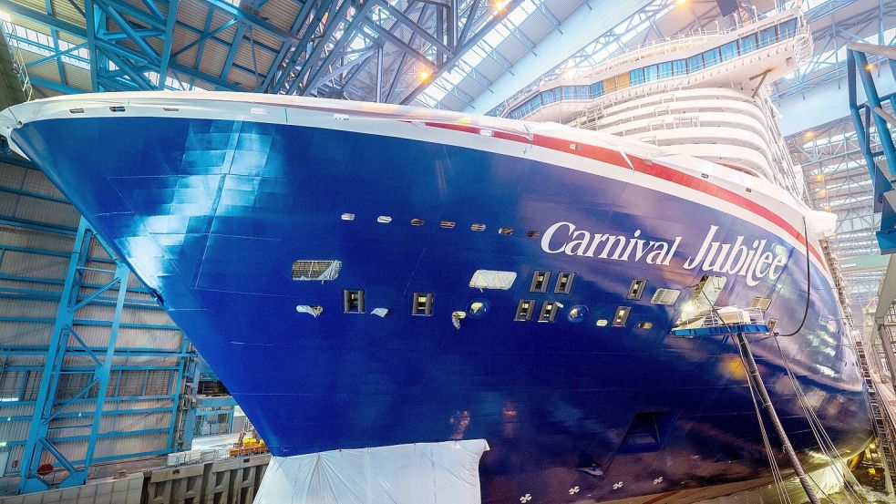 Die „Carnival Jubilee“ wird nun noch am Freitag ausgedockt. Foto: David Hecker, Meyer Werft