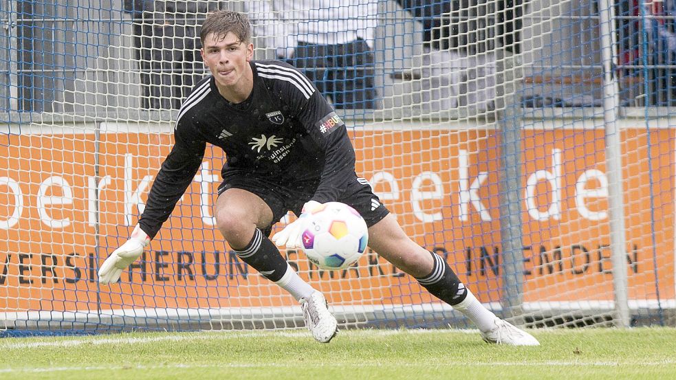 Moritz Onken durfte überraschend eine Halbzeit für Kickers gegen seinen eigenen Noch-Verein spielen.