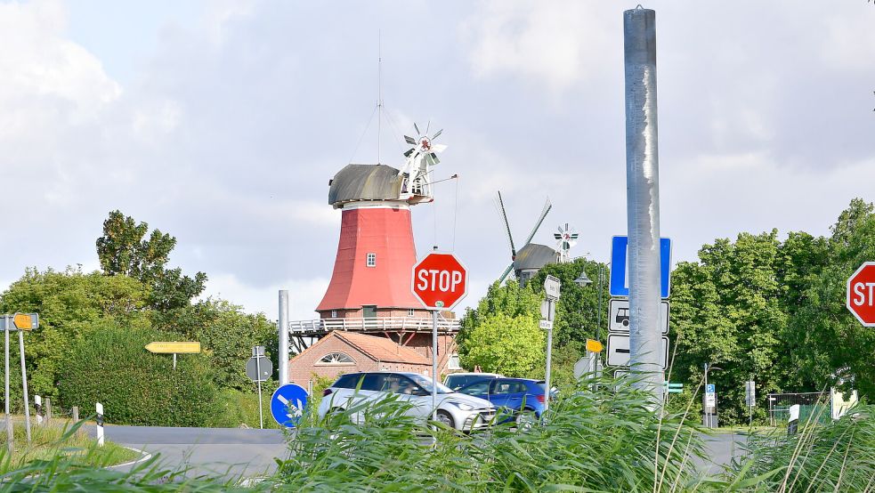 An insgesamt drei Knotenpunkten werden Schilderanlagen erneuert. Foto: Wagenaar