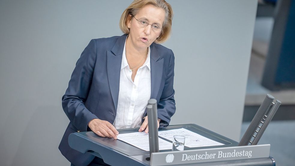 AfD-Politikerin Beatrix von Storch hält Anfang Juli eine Rede im Bundestag. Foto: Michael Kappeler / dpa