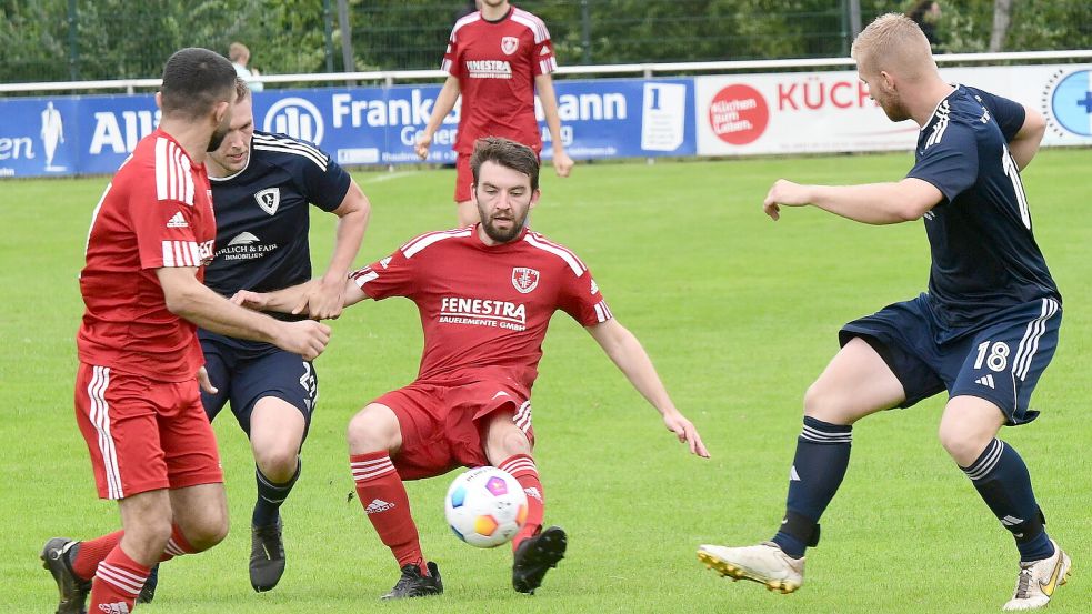 TuRa (Mitte Felix Douwes) war sehr engagiert. Foto: Damm