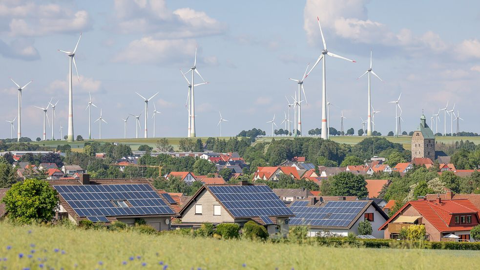 In der NRW-Stadt Lichtenau gilt der Windpark als Vorzeigeprojekt für den Klimaschutz Foto: Imago Images