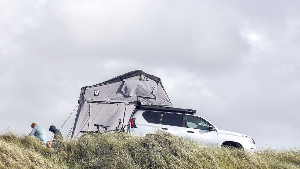 Camping im SUV: Es kommt aufs richtige Zubehör an. Foto: Imago Images/Jochen Eckel