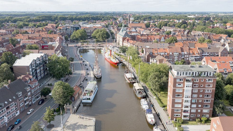 Selbst seit diesem Foto vom Delft, das vor 2021 entstanden ist, hat sich viel verändert. Beispielsweise gibt es nun eine Strandbar vorne beim Hafentor. Foto: Bruns/Archiv