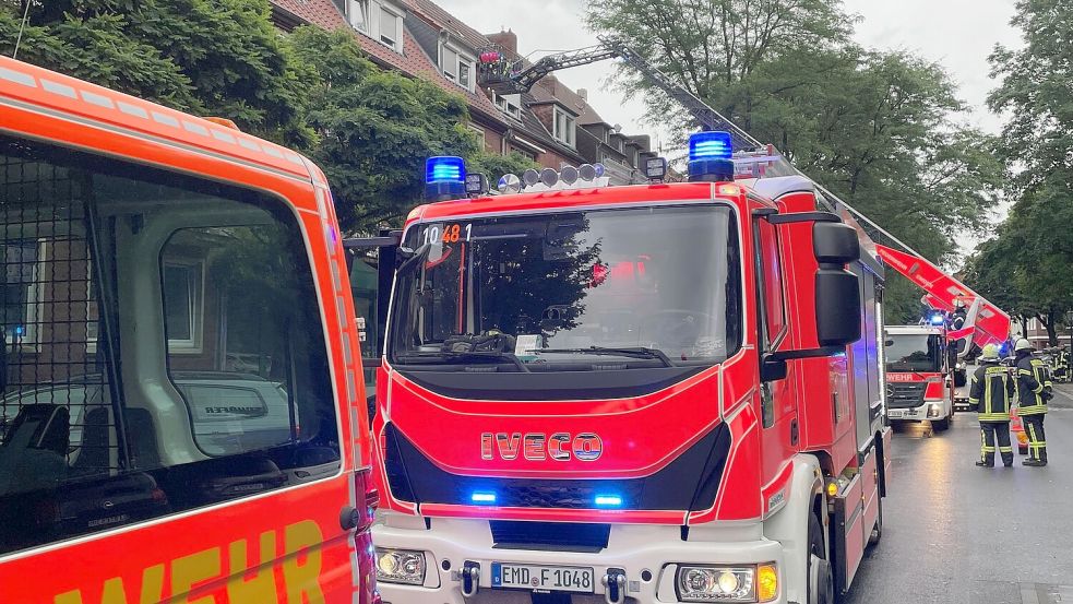 Die Große Straße musste am Montag kurz gesperrt werden, weil die Feuerwehr wegen eines piependen Rauchmelders angerückt war. Foto: Feuerwehr