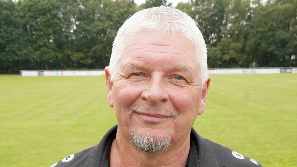 Durfte fast einen Auswärtssieg seiner Mannschaft bejubeln: Wiesmoor-Trainer Jürgen Zimmermann. Foto: Steenhoff