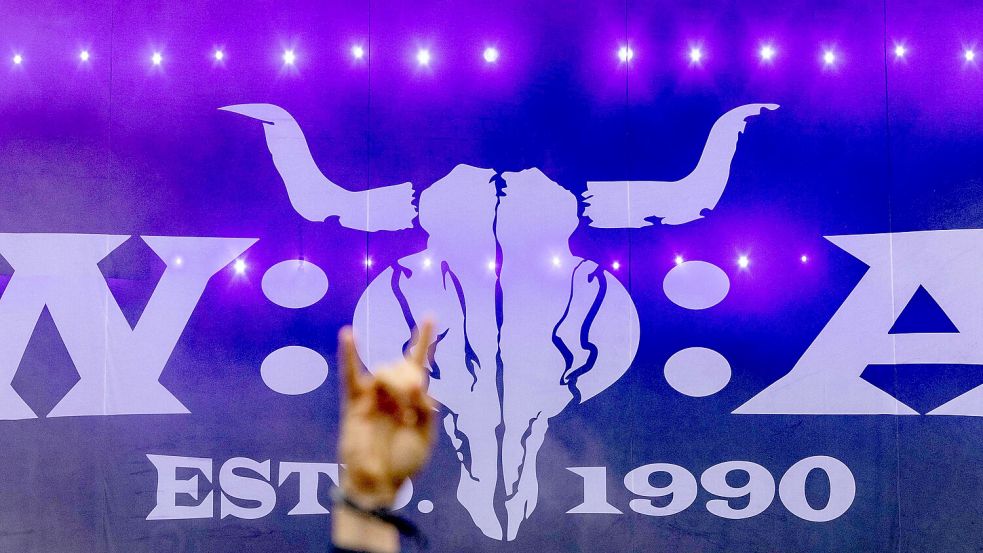 Tausenden Wacken-Fans blieb in diesem Jahr der Zugang zum Festival verwehrt. Grund ist das anhaltend schlechte Wetter - das Gelände ist eine einzige Matschgrube. Foto: AFP/Axel Heimken