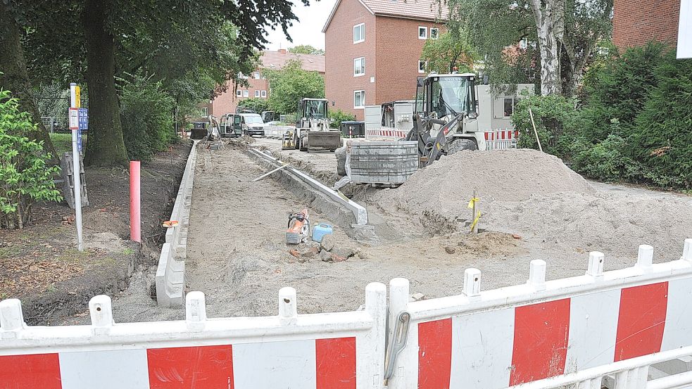 Im Hermann-Tempel-Ring ist schon die Breite des zukünftigen Gehweges zu erkennen. Foto: Wolters