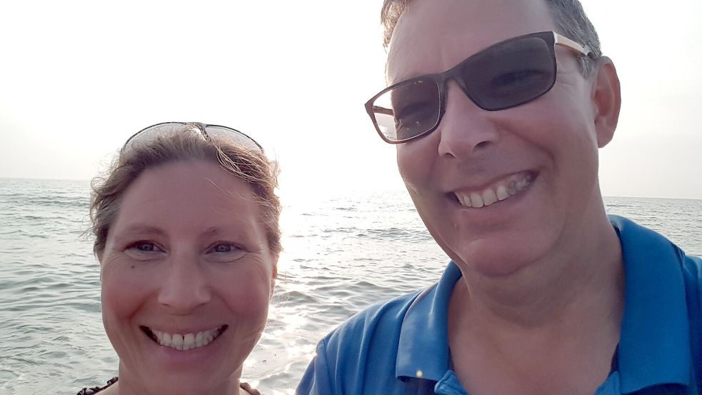 Britta und Andreas Buchholz schätzen unter anderem das Wasser in Ostfriesland. Foto: privat