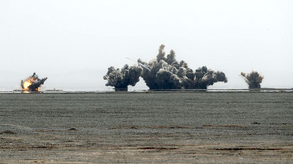 Irans Luftwaffe reagierte mit einem großen Manöver auf die Ankündigung der USA, mehr Soldaten an den Persischen Golf zu schicken? Foto: Uncredited/Iranian Army/AP/dpa
