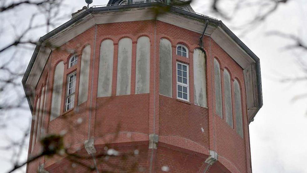 Der Wasserturm in Aurich soll verkauft werden. Foto: Archiv