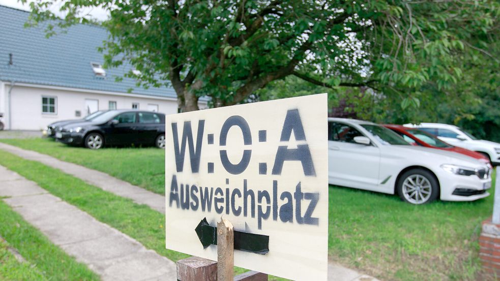 Anwohner hatten während des WOA 2023 Ausweichplätze auf den eigenen Grundstücken bereitgestellt und machten es so möglich, dass es von 85.000 Gästen wenigstens knapp 61.000 Besucher tatsächlich aufs Festival schafften. Foto: IMAGO/Dirk Jacobs