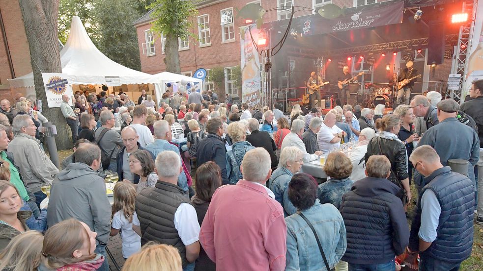 In der Auricher Innenstadt wird am Wochenende wieder das Stadtfest gefeiert. Foto: Ortgies/Archiv