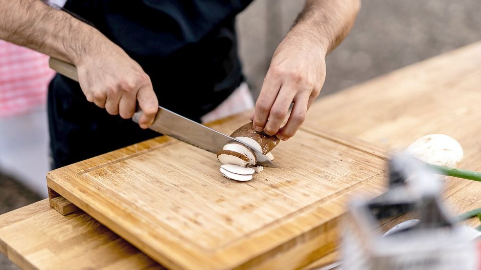 Das KI-Angebot des neuseeländischem Discounter Pak‘nSave soll den Menschen angesichts gesteigerter Lebenshaltungskosten helfen, Reste im Kühlschrank effektiver zu verwenden. Heraus kamen aber mitunter fragwürdige Rezepte. Foto: Unsplash/Or Hakim