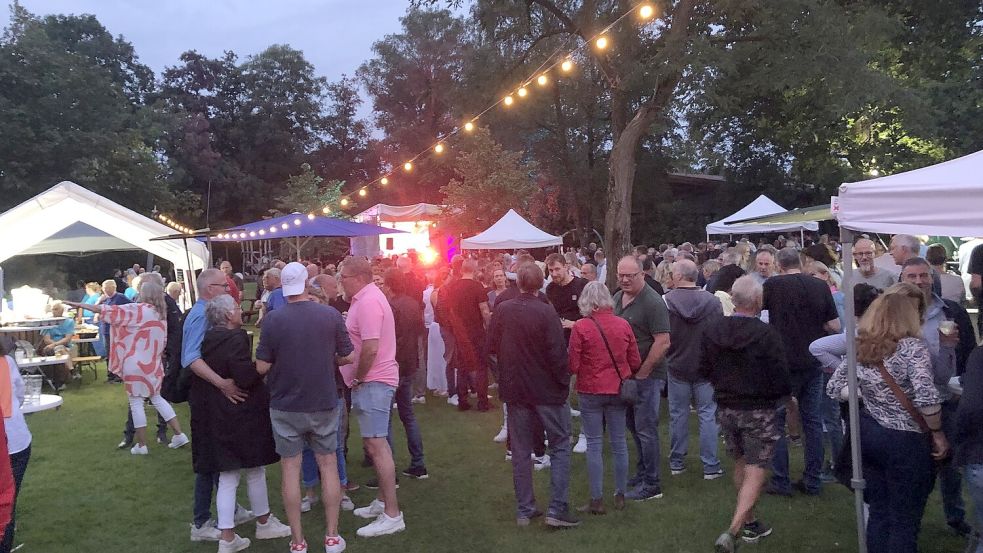 Vor einer Woche vergnügten sich etwa 850 Besucherinnen und Besucher trotz einiger Regenschauer auf dem Gelände des Van-Ameren-Bades. Foto: H. Müller