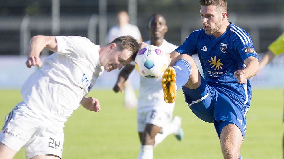 Im Ligaspiel am 12. August besiegten Tido Steffens (rechts) und Co. Eintracht Celle nach 1:3-Rückstand mit 5:3. Foto: Doden/Emden