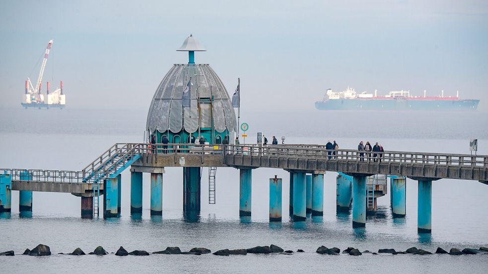 LNG-Terminal vor der Insel Rügen Foto: Stefan Sauer
