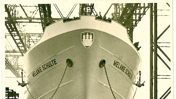 Am 9. September 1952 lief die "Melanie Schulte" in Emden vom Stapel. In der Nacht auf den 22. Dezember versank sie. Archivfoto: Ludwig Schuhmacher/Landesmuseum