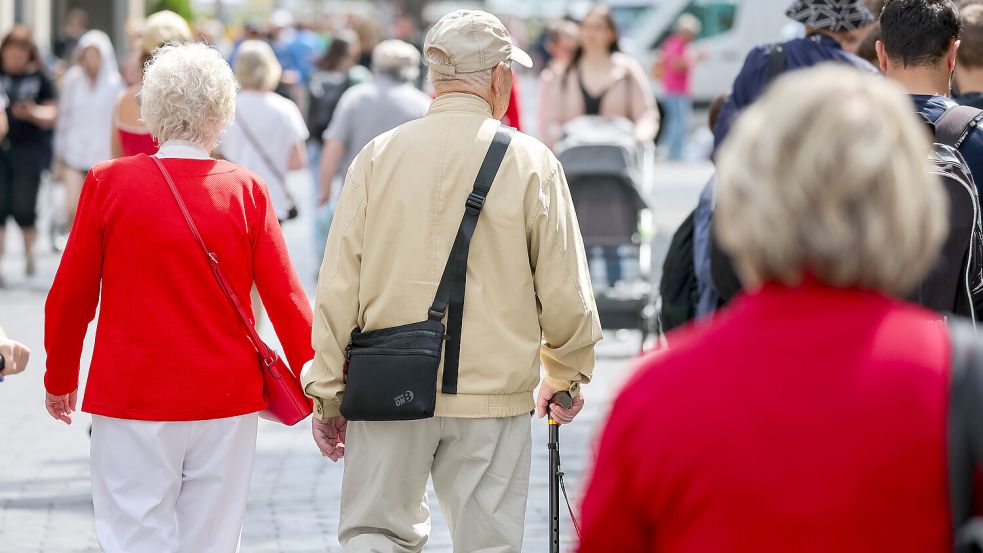 Viele Menschen in Deutschland können von ihrer Rente schlecht leben. Foto: dpa/Jan Woitas