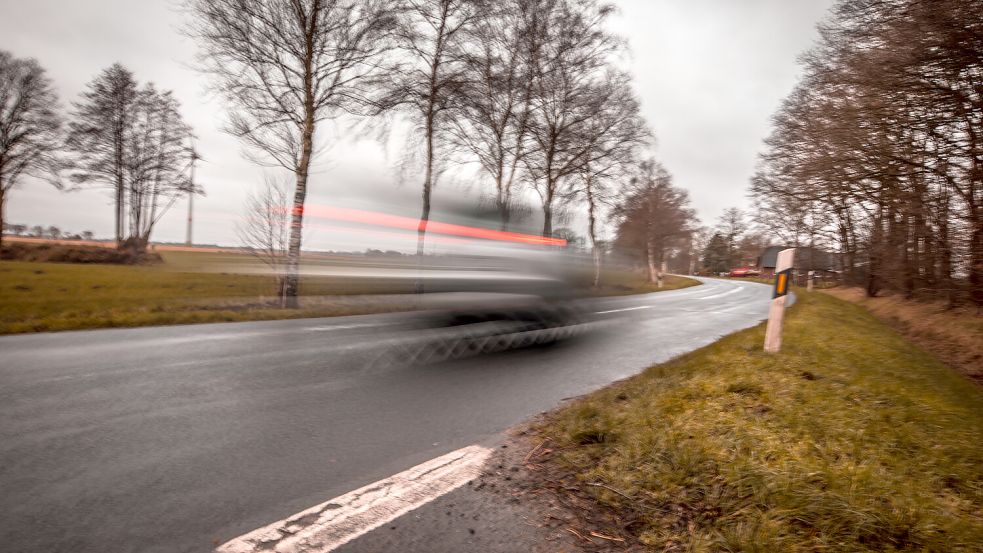 Bislang teilen Radfahrer, Fußgänger, Autos und auch Laster sich die Fahrbahn auf der Ulbarger Straße. Foto: Archiv/Cordsen
