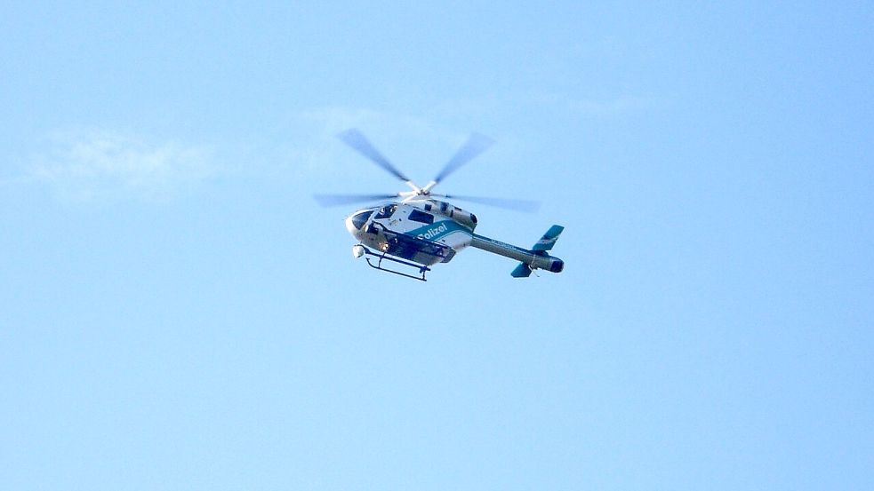 Auch ein Polizeihubschrauber nahm die Verfolgung der Jugendlichen auf. Symbolfoto: Pixabay