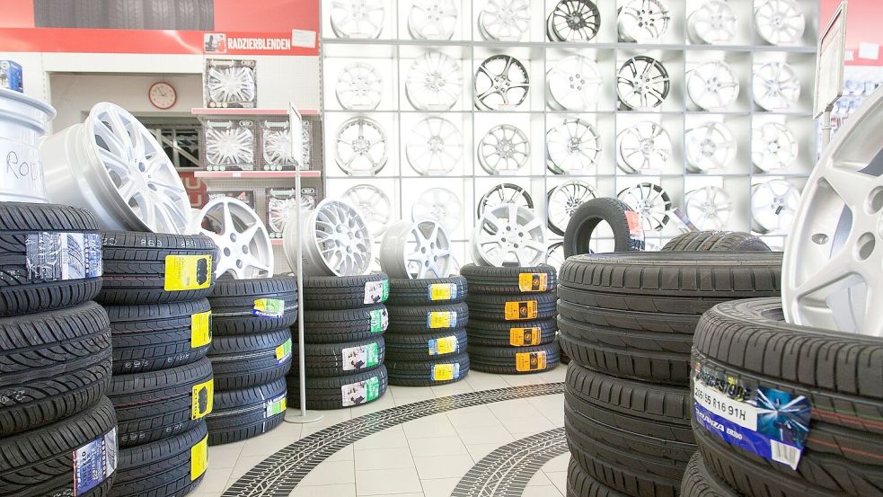 Volle Auswahl an Reifen finden Kunden meist direkt beim Händler. Foto: Kai Remmers/dpa-tmn